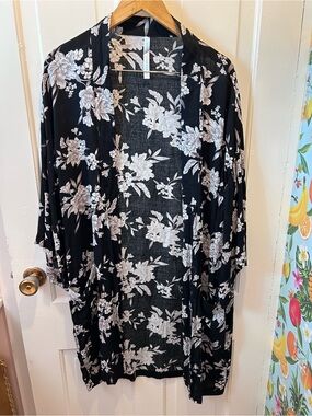 Spiritual Gangster Maya Black and White Floral Kimono Duster Robe One Size OS